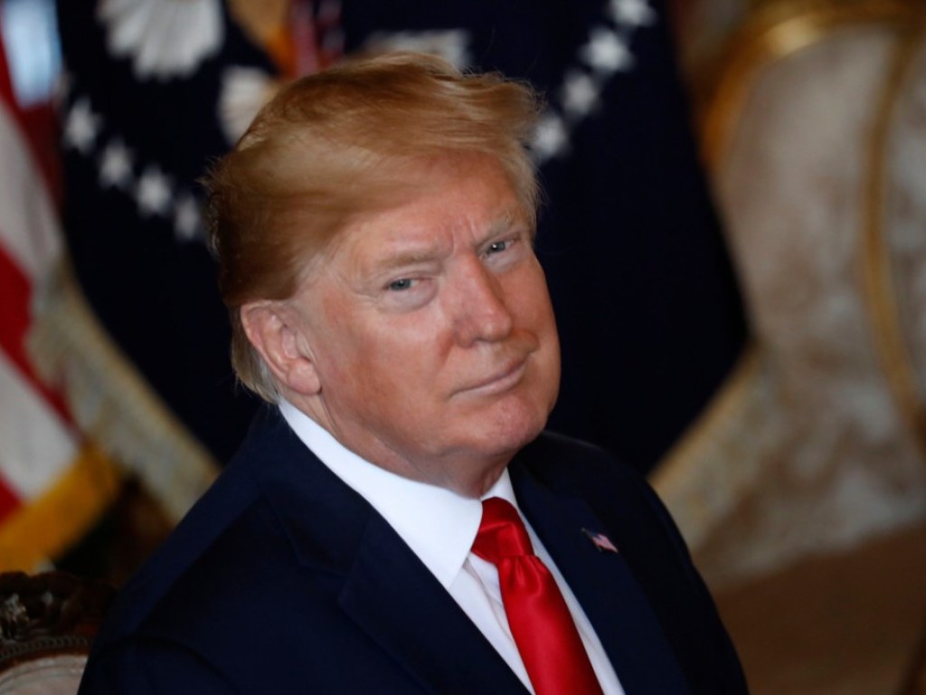 Запретив жителям ЕС посещать США, Трамп нанес удар по основам американской демократии — эксперт