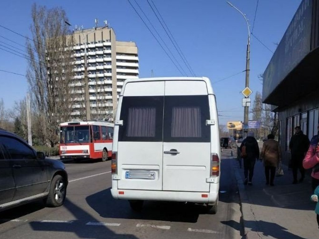 В Николаеве столкнулись 2 маршрутки: пострадала женщина (ФОТО)