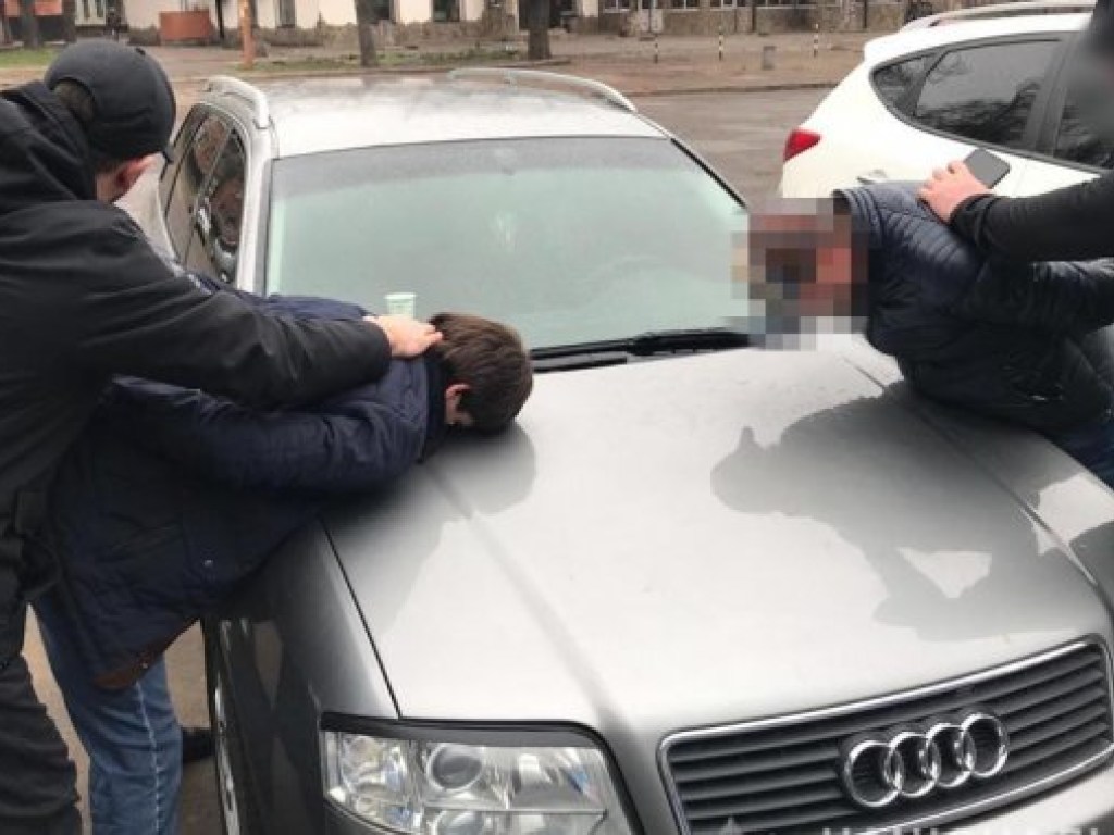 В Харькове задержали грабителей из Грузии, которые нападали на женщин в авто премиум-класса (ФОТО)