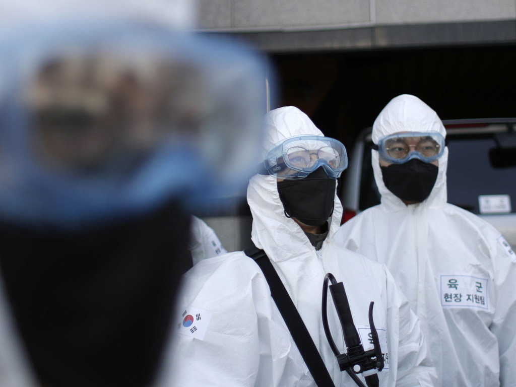 МИД: Украинский дипломат заразился коронавирусом