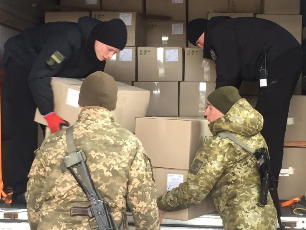 Украинец пытался вывезти в Польшу 50 тысяч респираторных масок (ФОТО, ВИДЕО)