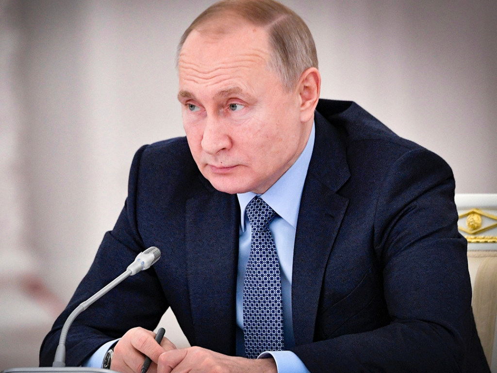 Путин подписал поправки к Конституции РФ
