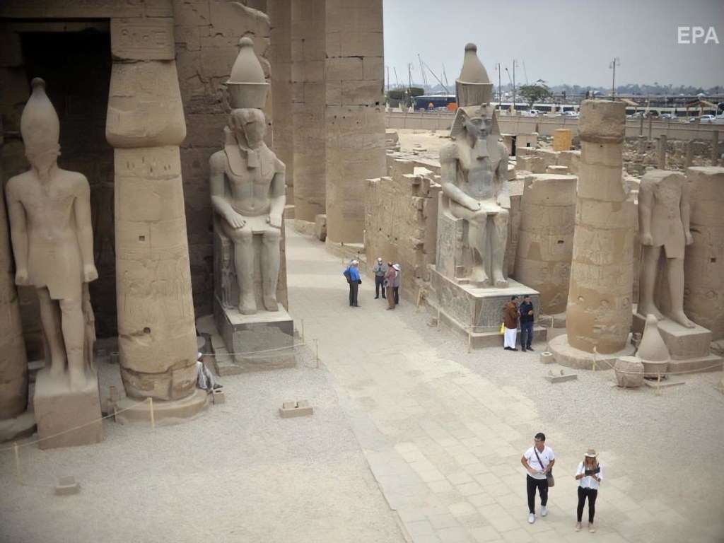 В Египте украинских туристов из двух отелей отправили на карантин