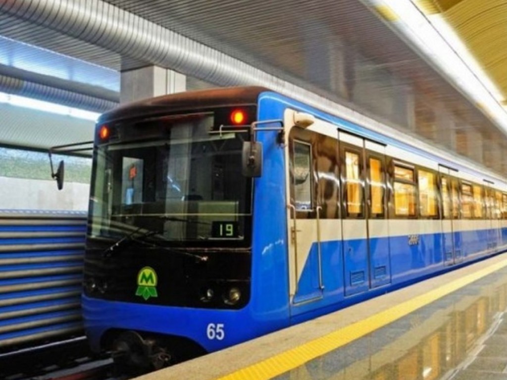 По Украине закрывают метро: Кабмин дал отмашку
