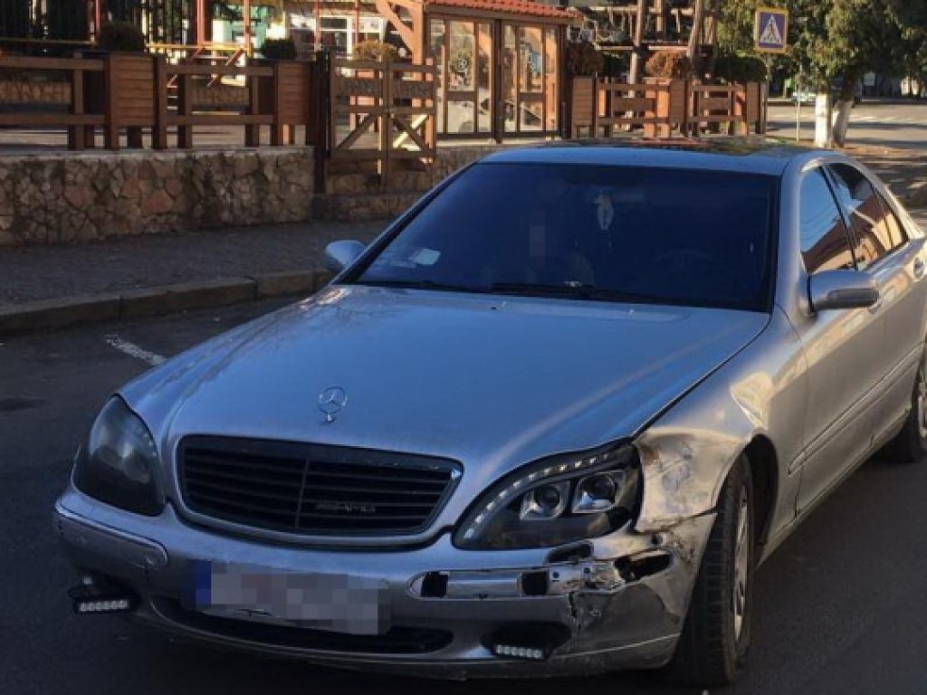 Пьяный водитель Меrсеdеs столкнулся со Skoda на Закарпатье (ФОТО)