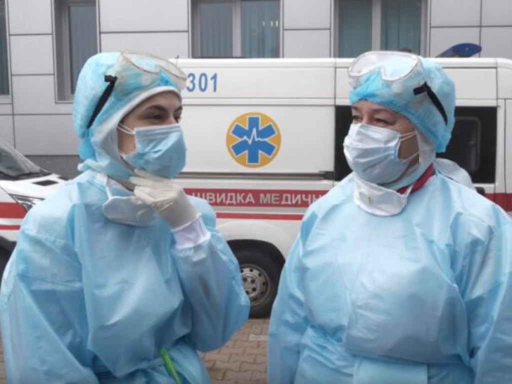 Медик рассказал, введут ли в Украине чрезвычайное положение