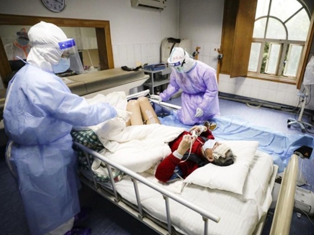 В Иране от коронавируса вылечилась 103-летняя женщина (ФОТО)