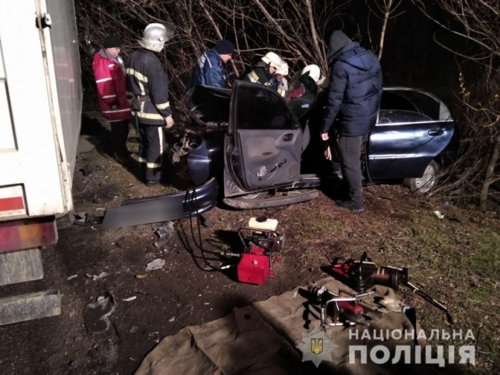 На Николаевщине столкнулись Daewoo и грузовик, есть жертвы (ФОТО)