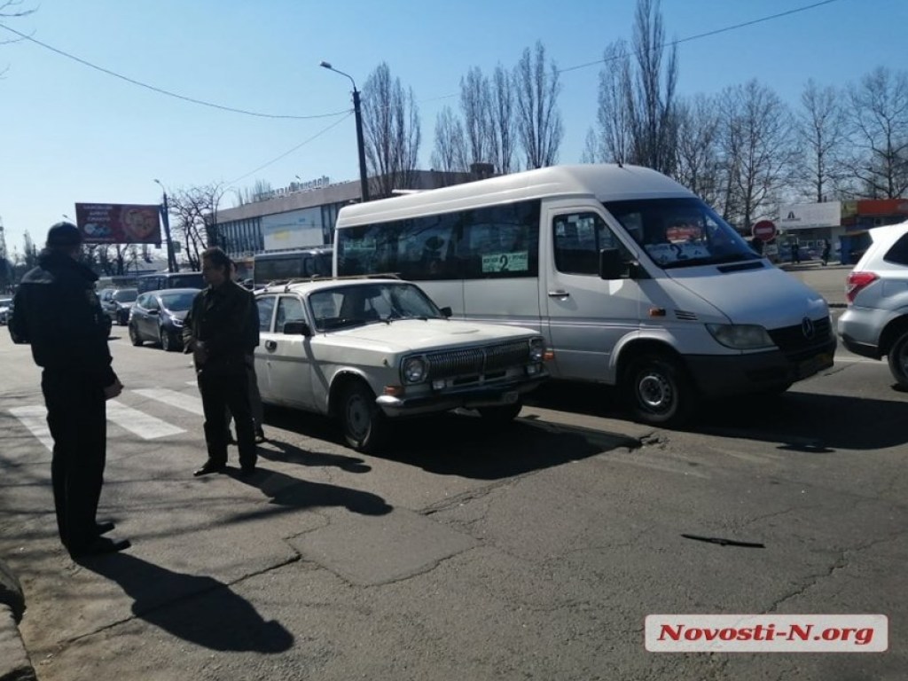 Возле автовокзала в Николаеве «Волга» сбила школьника (ФОТО)