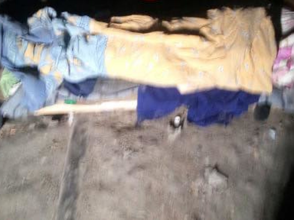 В Киеве под теплосетью нашли труп: на место прибыли спасатели и полиция (ФОТО)