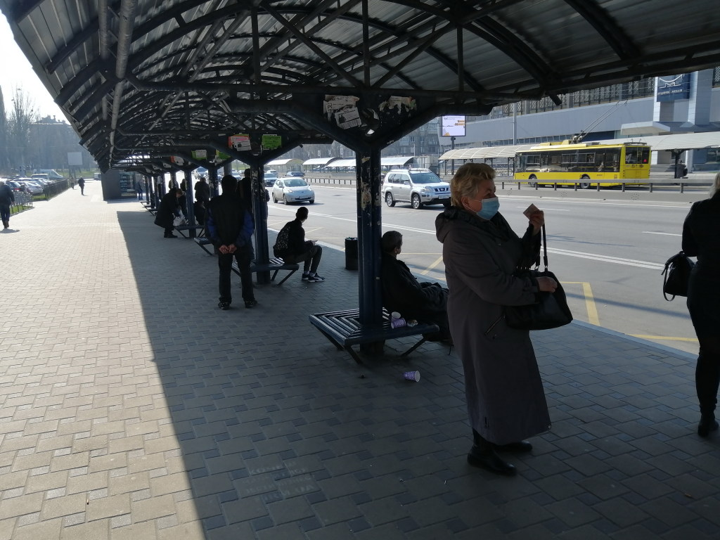 «Маршрутки не останавливаются»: киевляне пожаловались на транспортный коллапс  после закрытия метро (ФОТО)