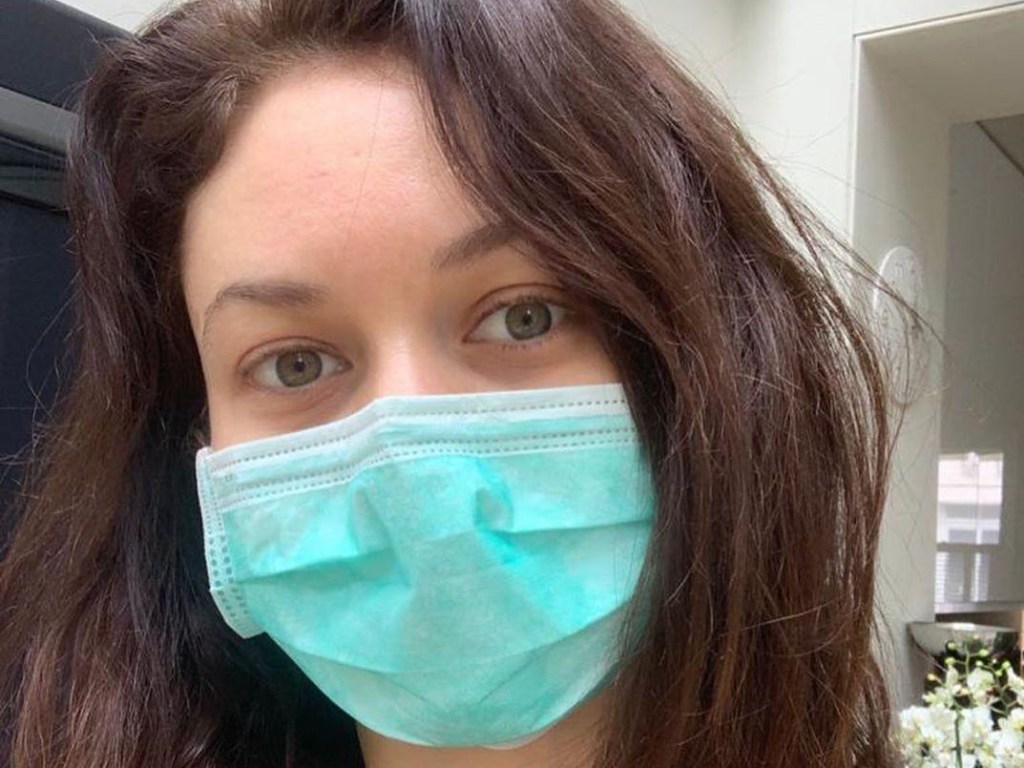 Украинская «девушка Джеймса Бонда» поведала о ходе своего лечения от коронавируса (ФОТО)