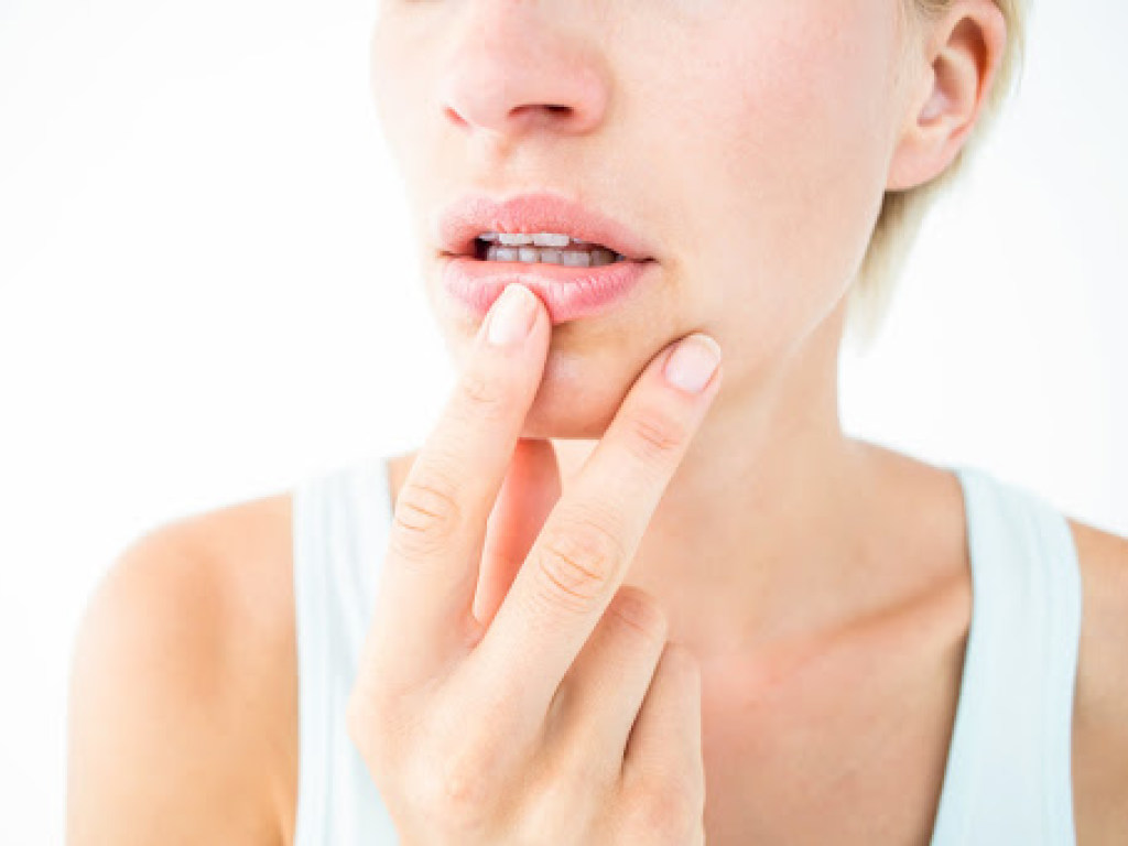 Врач: трещинки на губах и языке – верный признак воспалительного процесса в организме