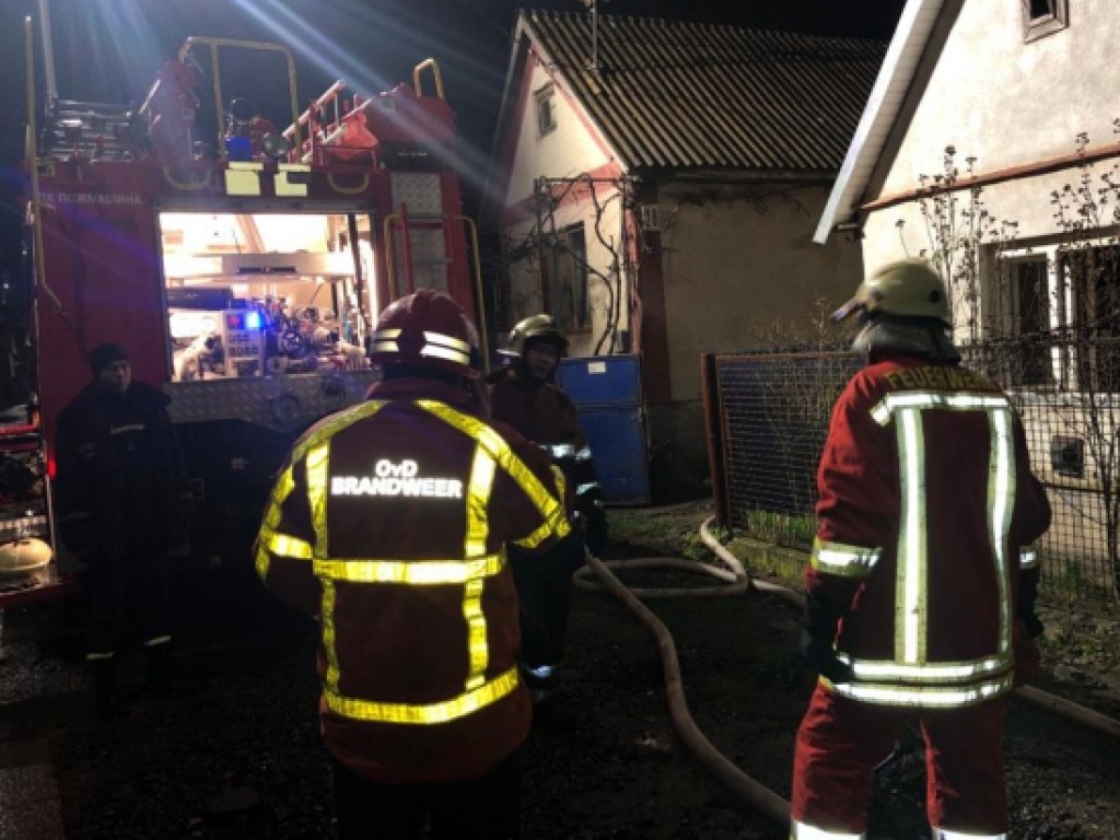 На Закарпатье 36-летний хозяин жилого дома едва не погиб при пожаре (ФОТО)