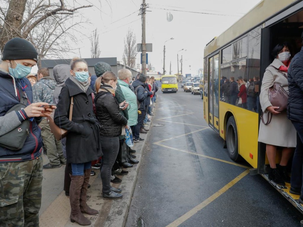 Карантин в Украине: как работает общественный транспорт