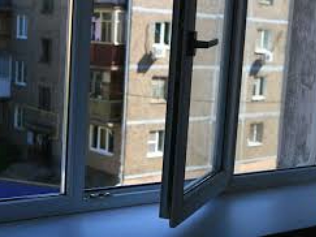 Во Львове пенсионер выбросился с 5 этажа больницы