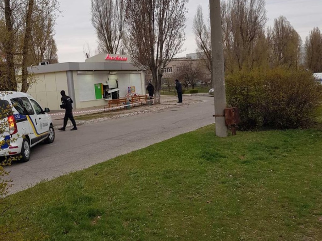 В Запорожье взорвали банкомат (ФОТО)