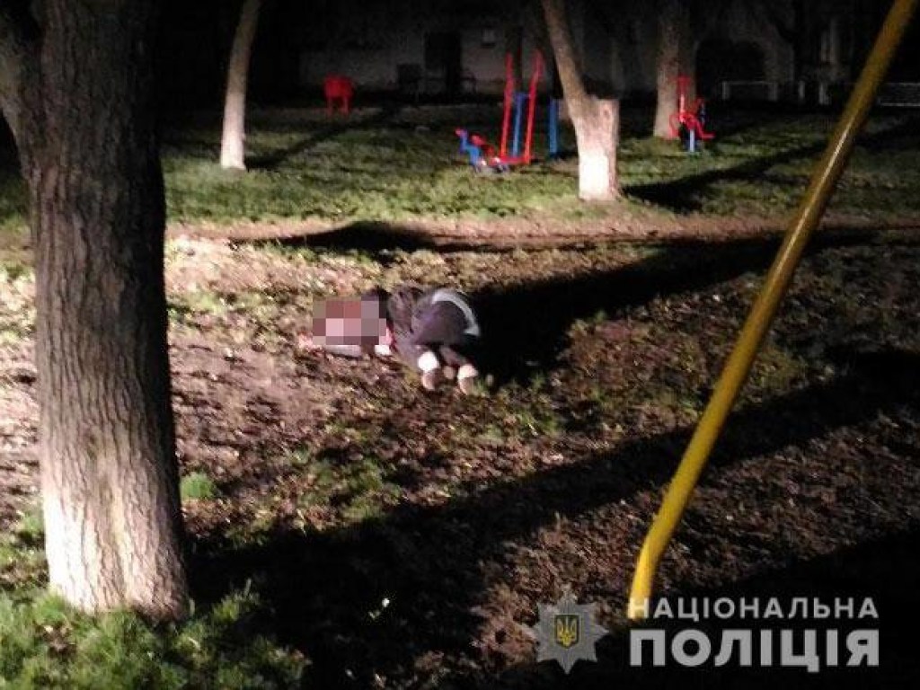 На детской площадке под Днепром обнаружили два трупа (ФОТО)