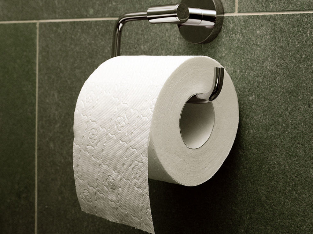 Одессит сделал забавное фото с туалетной бумагой, высмеяв панику во время карантина, и покорил мир (ФОТО)