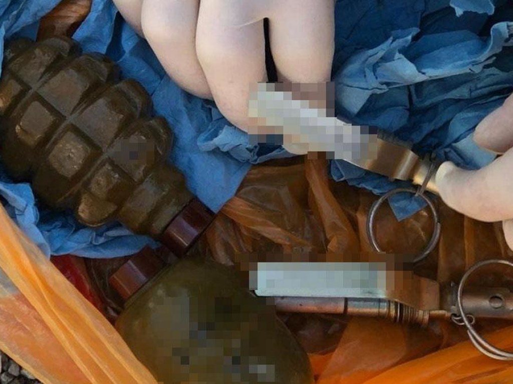 54-летний мужчина торговал боевыми гранатами на улицах Днепра (ФОТО)