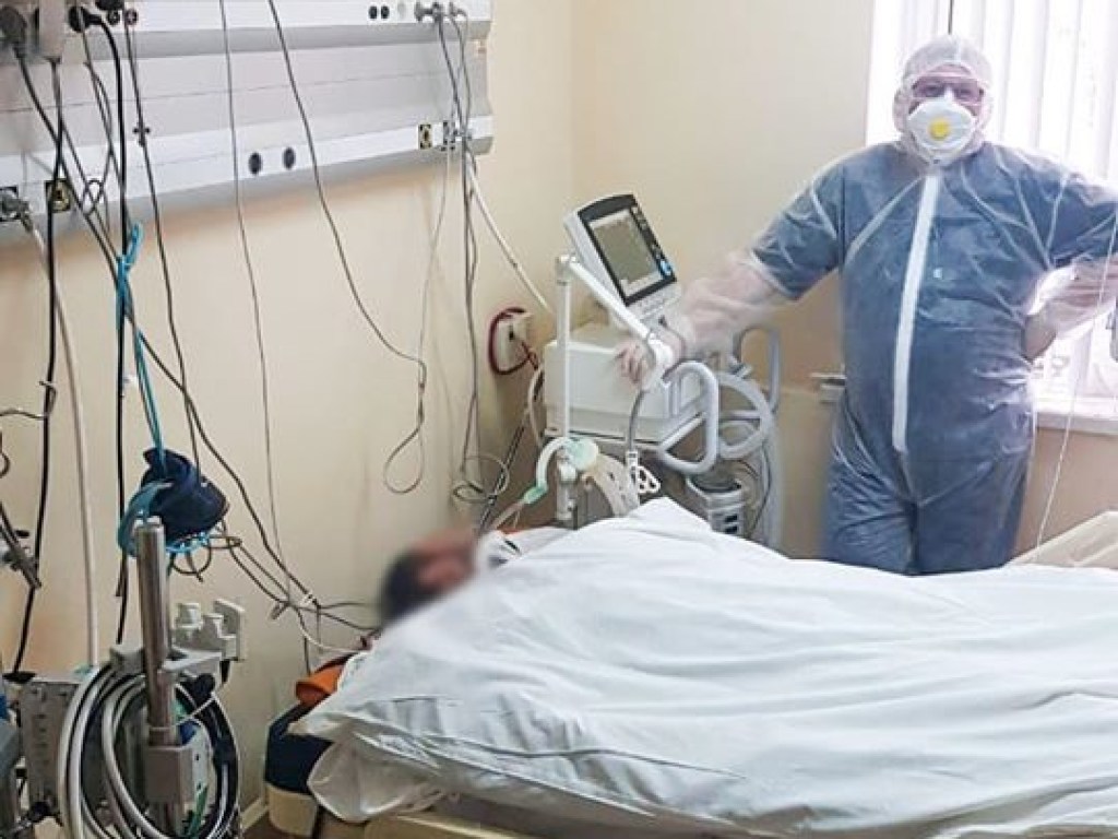 30-летнего мужчину подключили к «искусственному легкому»: стало известно о состоянии заболевших коронавирусом в Киеве (ФОТО)