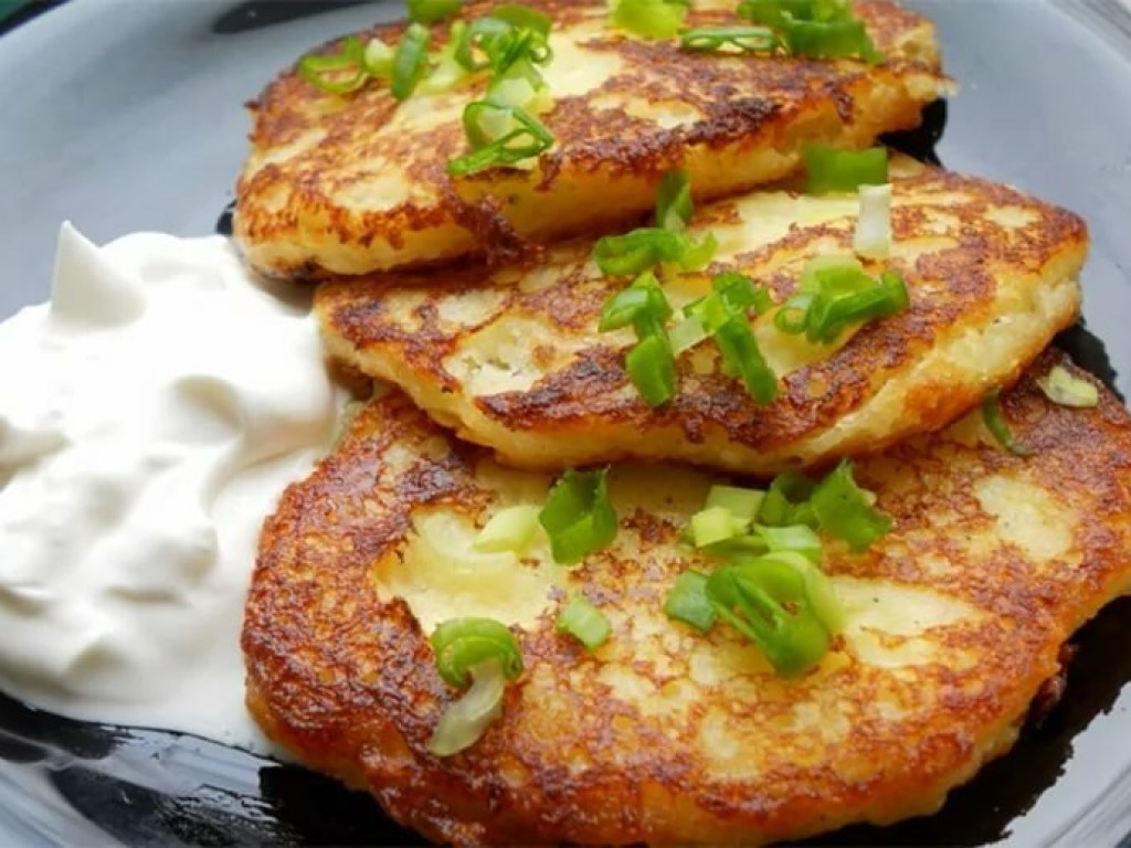«Вкусно на карантине»: Хрустящие картофельные оладьи с сыром