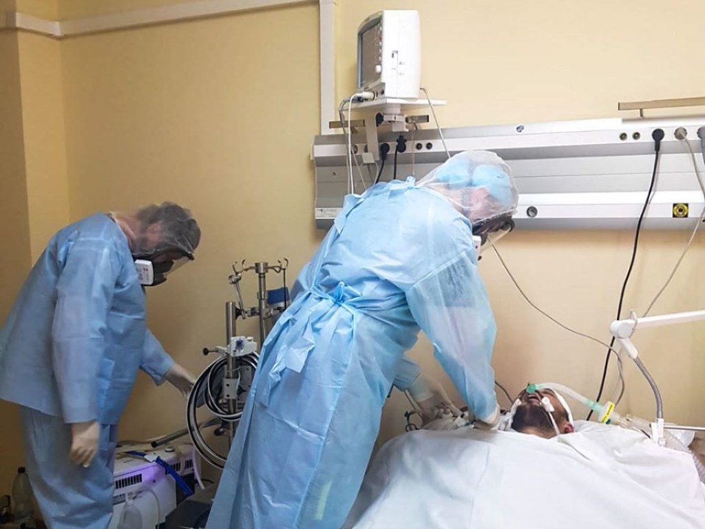В Тернопольской области коронавирус обнаружили у 24 медработников: один врач госпитализирован