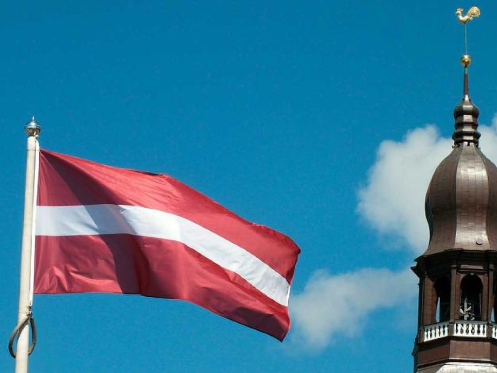 Латвия ужесточила меры по борьбе с коронавирусом