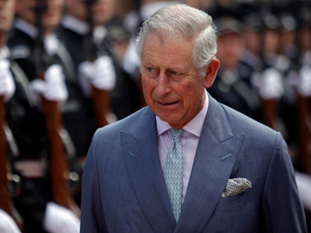 Принц Чарльз не соблюдает самоизоляцию, несмотря на положительный тест на коронавирус