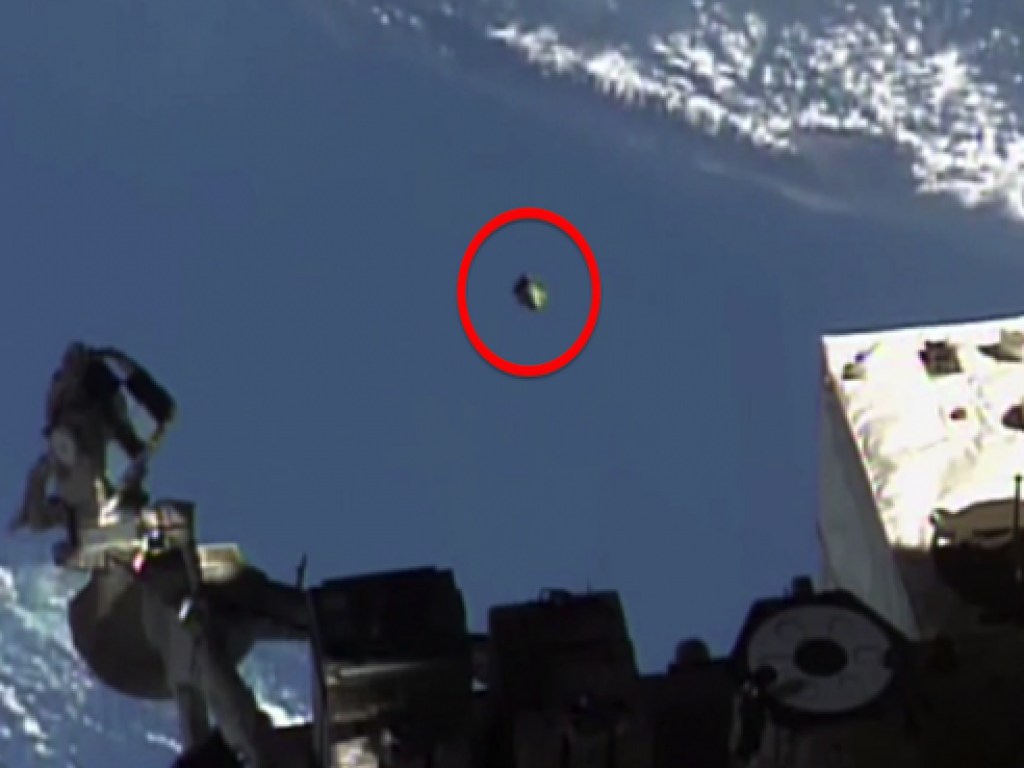 По время трансляции SpaceX был замечен полет НЛО (ВИДЕО)