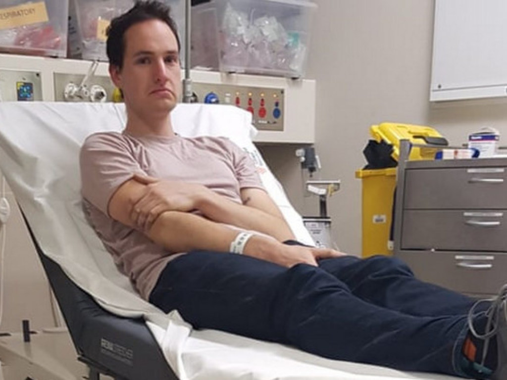 Австралийский ученый пытался изобрести устройство от коронавируса: попал в больницу с застрявшими в носу магнитами (ФОТО)