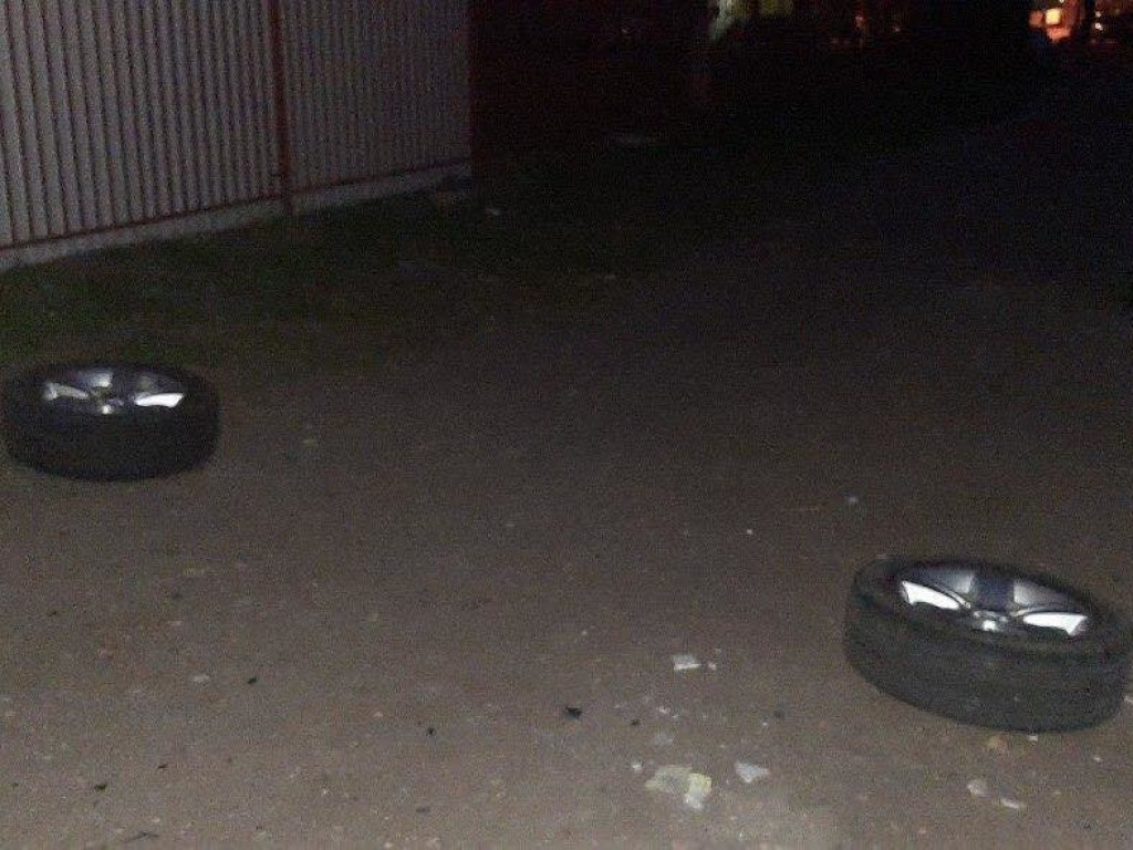 На Оболони в Киеве задержали банду похитителей автомобильных колес (ФОТО)