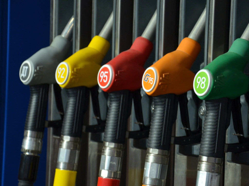 АМКУ: Цены на бензин могут снизиться на 3-5 гривен