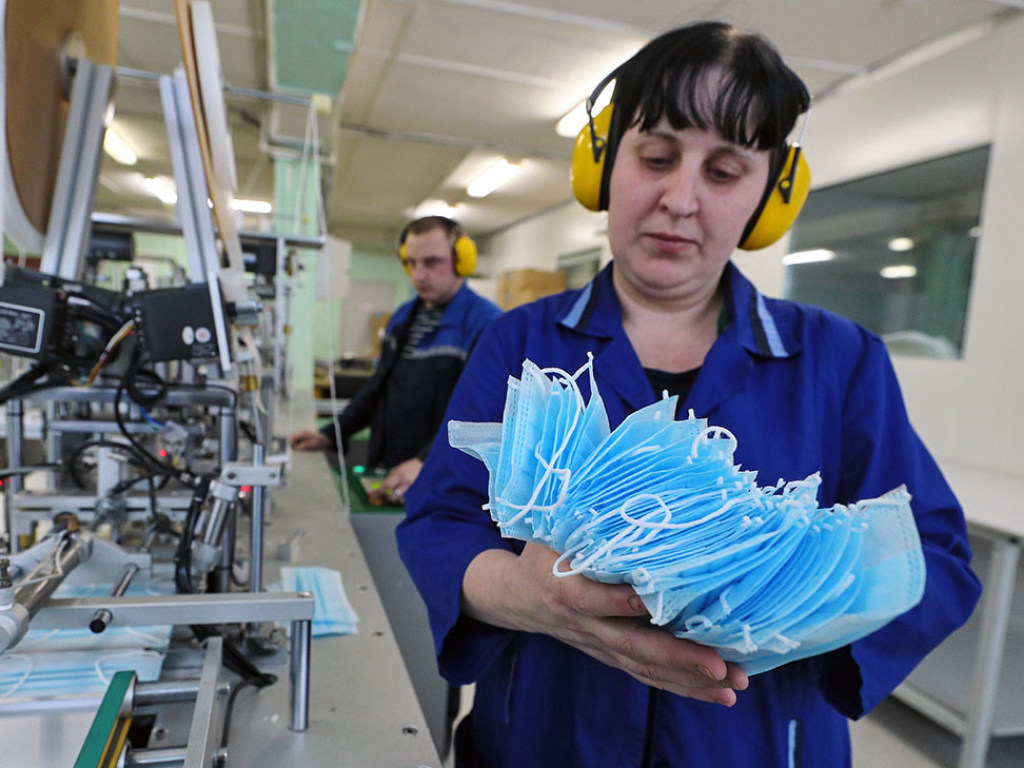 С начала года Украина экспортировала около 640 тонн медицинских масок &#8212; СМИ