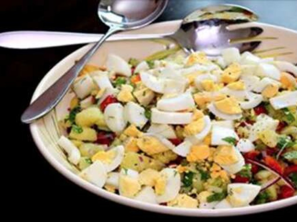 «Кухня в изоляции»: Ароматный картофельный салат по-турецки