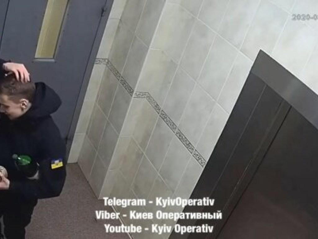 Пьяные подростки в Киеве сломали пожарный лифт (ФОТО, ВИДЕО)
