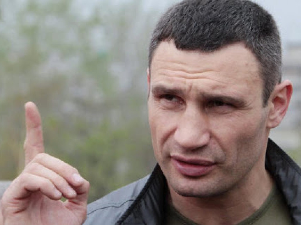 «На кладбище на вашу прическу смотреть не будут»: Кличко прокомментировал закрытие парикмахерских в Киеве