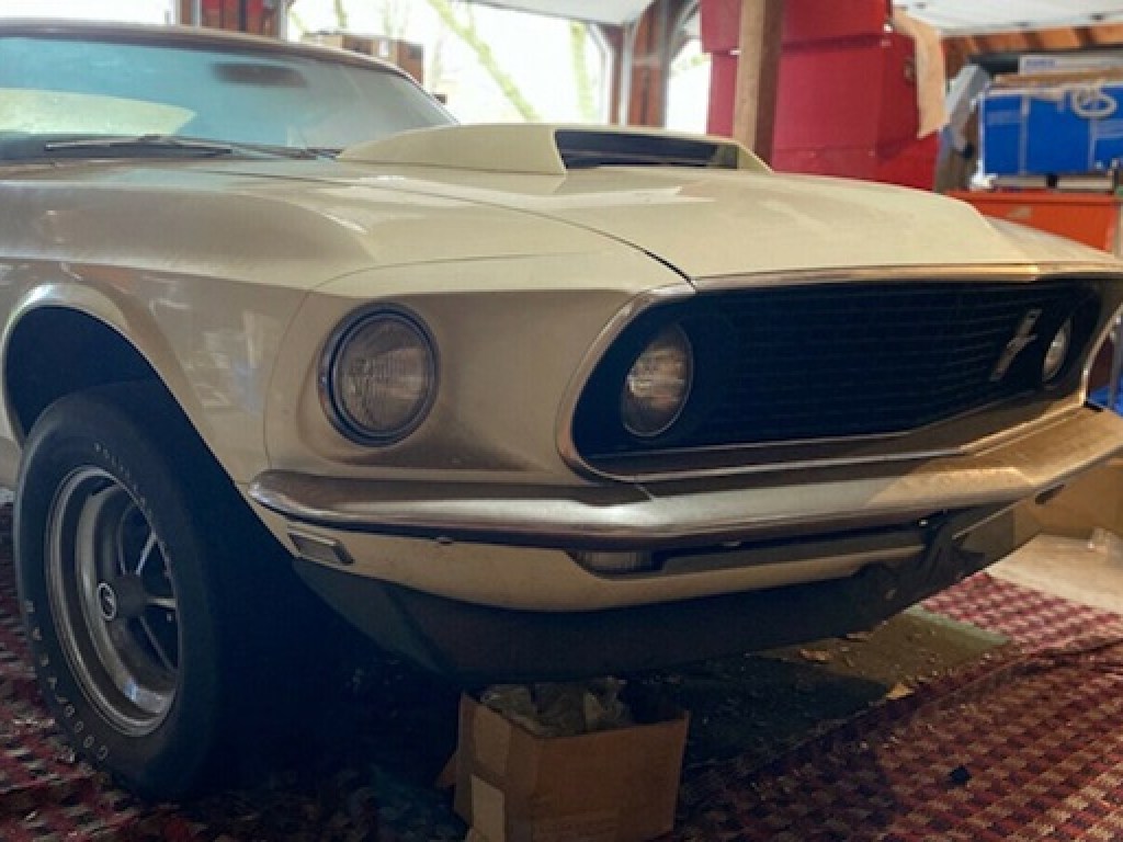 Простоявший в гараже почти 40 лет редкий Ford Mustang уйдет с молотка (ФОТО)
