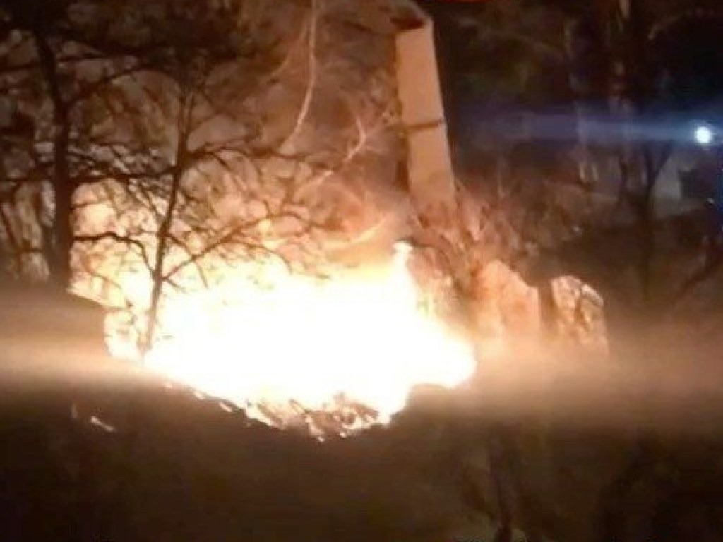 Пожар в Киеве: на Соломенке горело заброшенное здание (ВИДЕО)