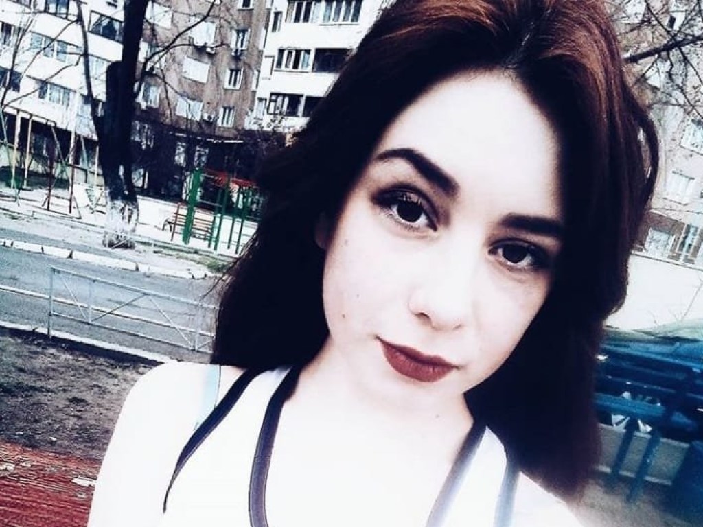 В Киеве почти неделю ищут 17-летнюю девушку (ФОТО)