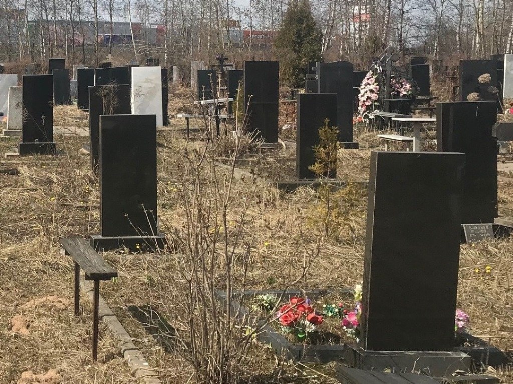 «Гроб был открыт»: до похорон умершей от коронавируса медсестры на Херсонщине люди не знали о ее заболевании (ВИДЕО)