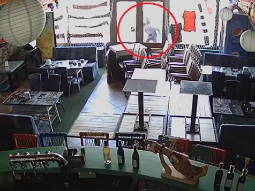 Несовершеннолетние ромы пытались ограбить бар на Закарпатье (ФОТО, ВИДЕО)