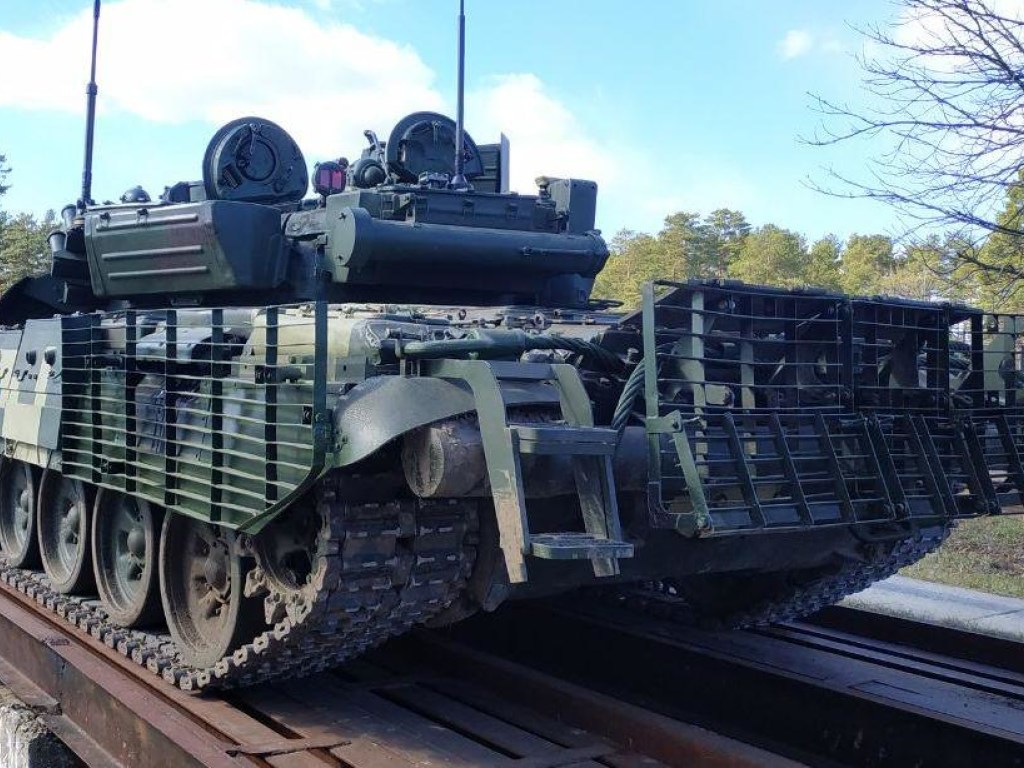 В Черниговской области военные начали тестировать модернизированный танк  Т-72: читать на Golos.ua