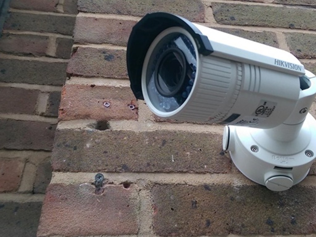 В Киеве отменили закупку камер с функцией распознавания лица и измерения температуры