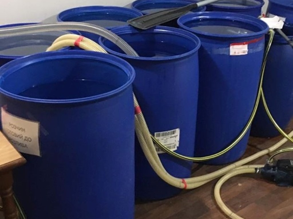 Изъяли 70 тысяч литров этанола: СБУ разоблачила подпольное производство антисептиков (ФОТО)