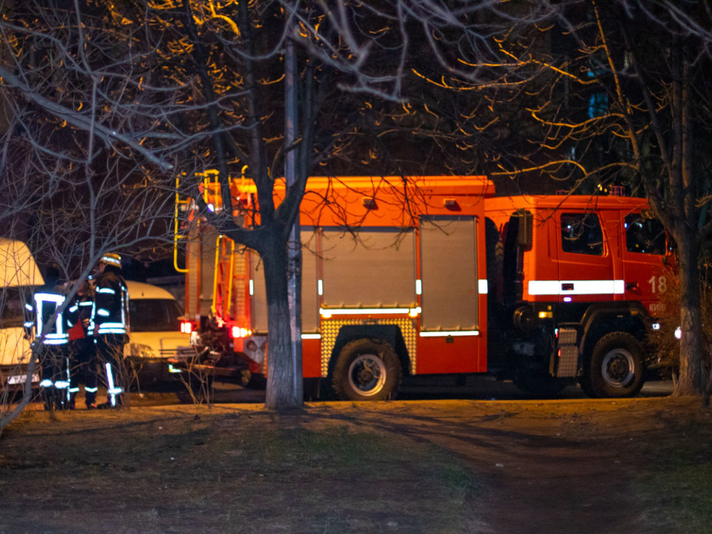 В Херсоне в квартире произошел пожар: спасатели нашли в комнате труп женщины (ФОТО)