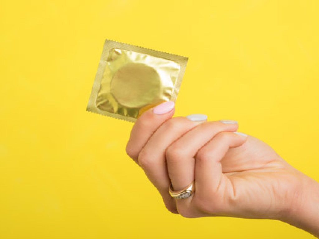 Из-за коронавируса миру грозит нехватка презервативов &#8212; СМИ