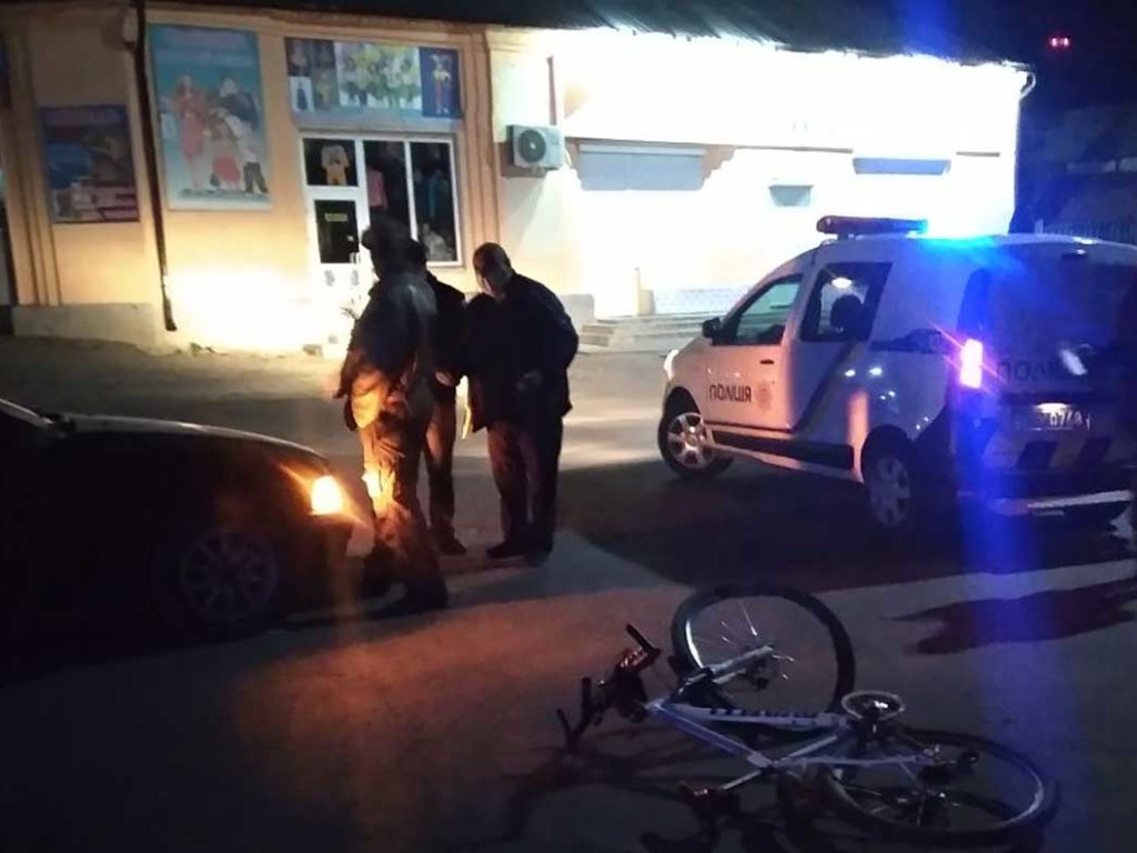 В Люботине на Харьковщине водитель BMW сбил велосипедиста (ФОТО)
