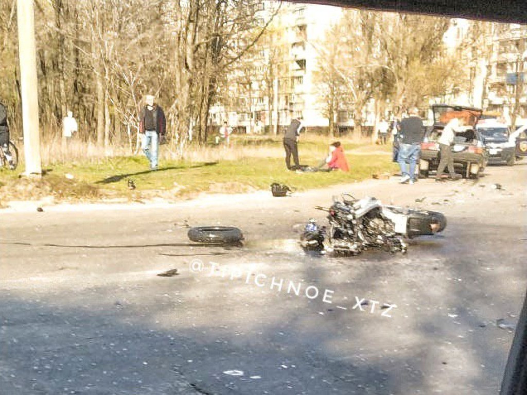 В Харькове разбился насмерть мотоциклист (ФОТО)