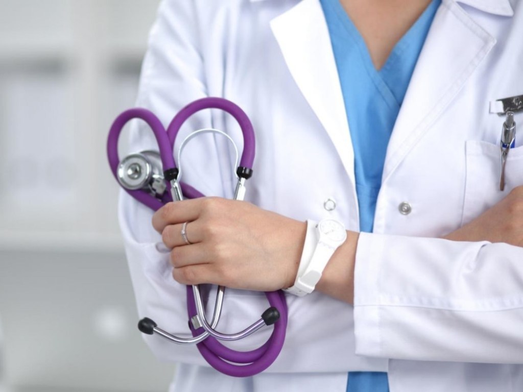 В Киеве коронавирусом заразились двое медиков: за сутки в столице заболели 13 человек